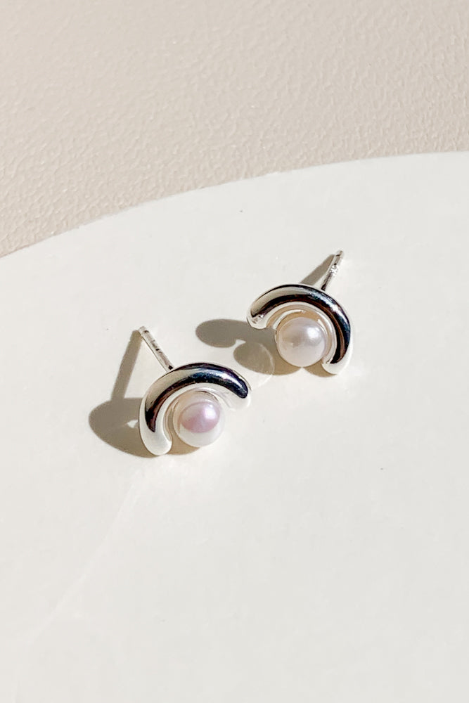 Mindy Pearl Ear Studs (925 Silver)