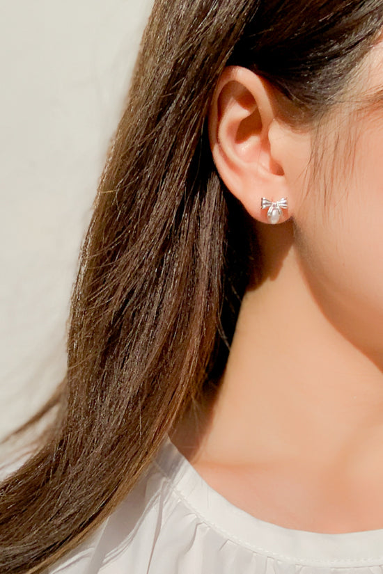 Norrie Bow Ear Studs (925 Silver)