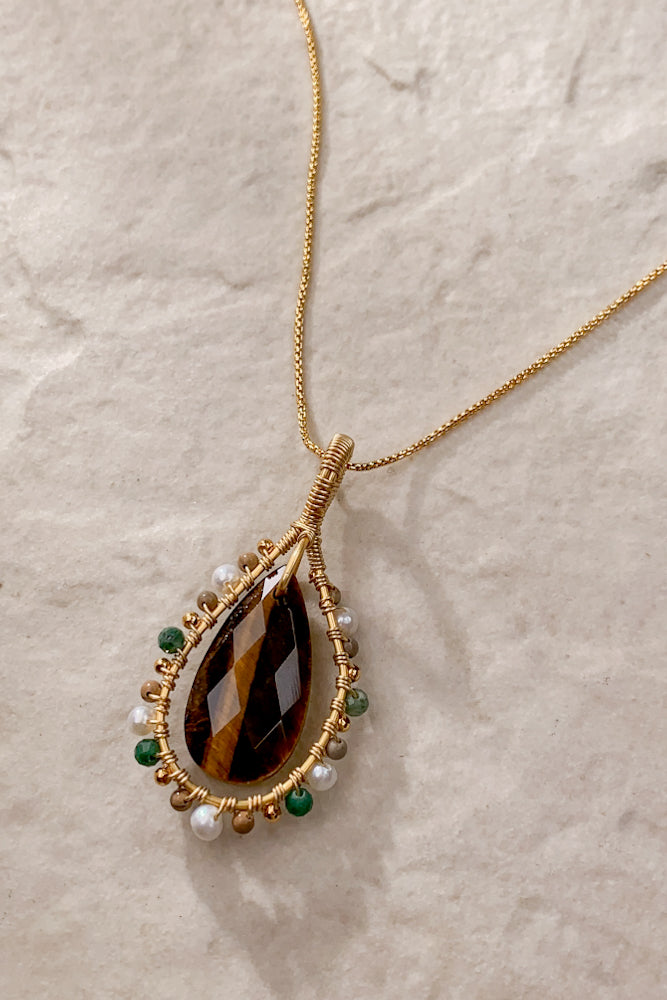 Luvia Necklace