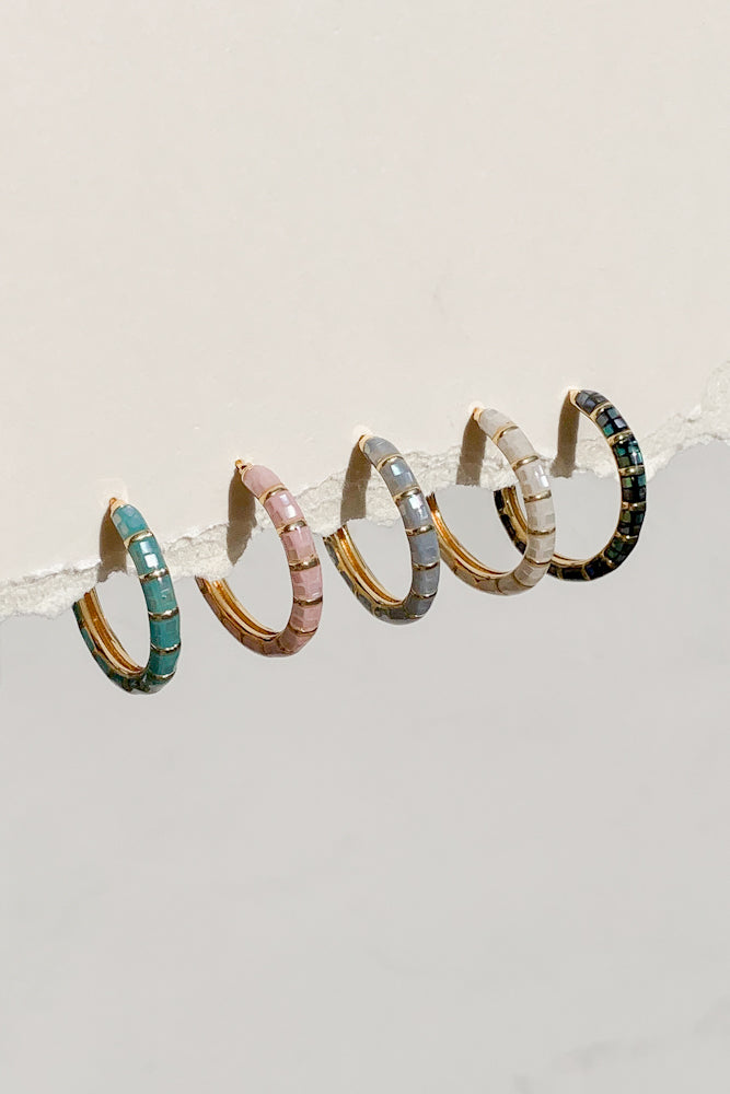 Load image into Gallery viewer, Tyrene Shell Hoops
