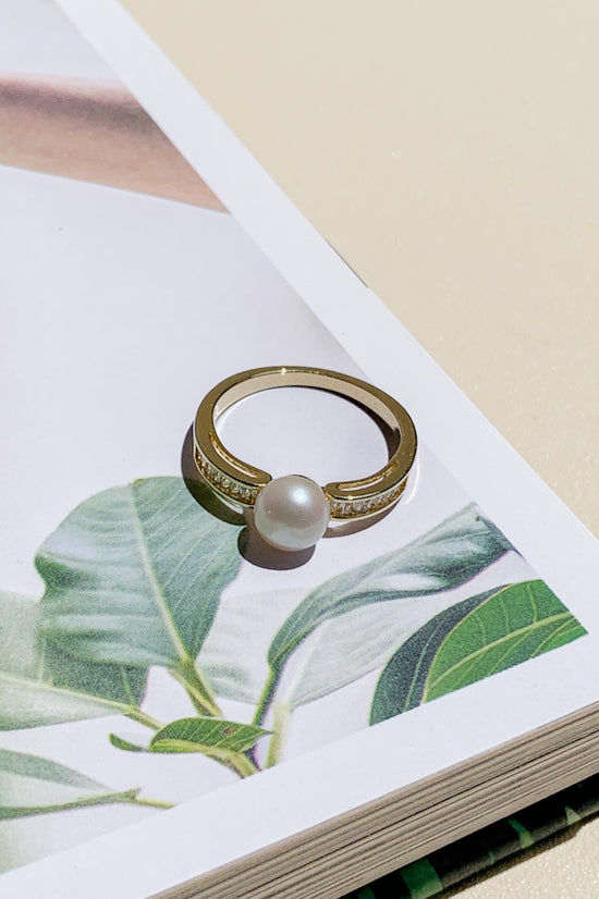 Amara Pearl Ring