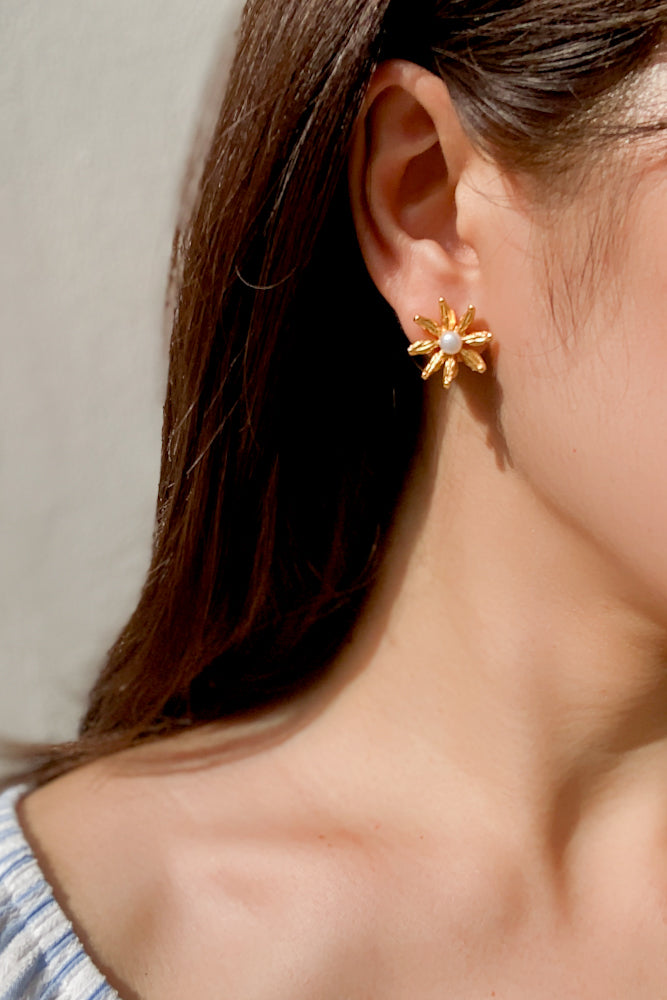 Sora Ear Studs