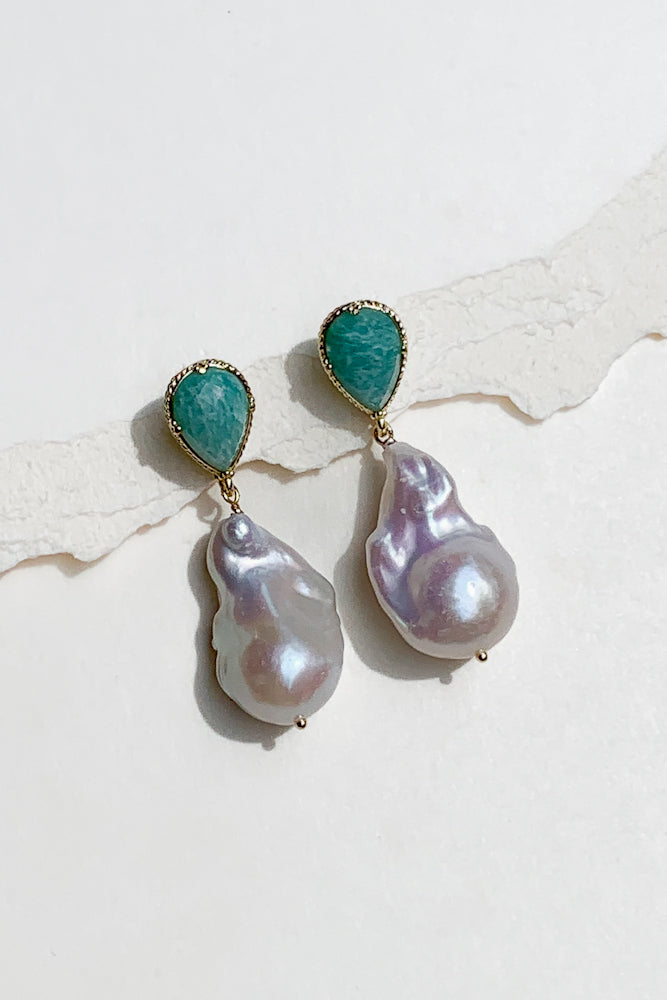 Selena Pearl Earrings