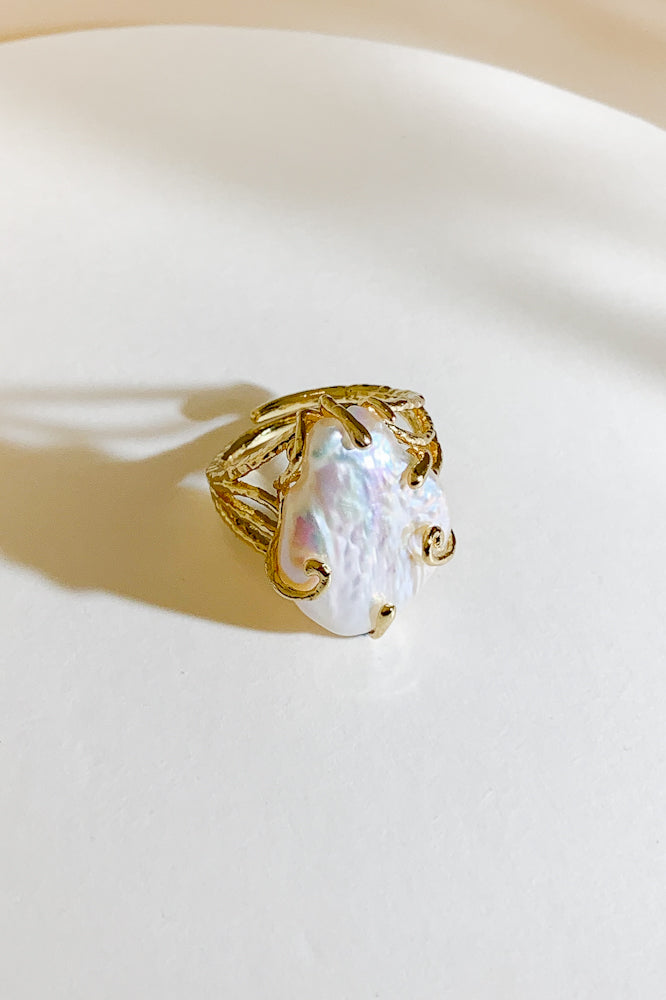 Load image into Gallery viewer, Sabelle Pearl Ring
