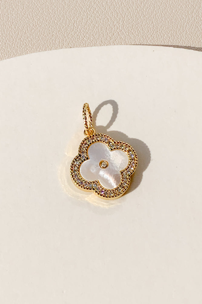 Load image into Gallery viewer, Cubic Clover Shell Charm

