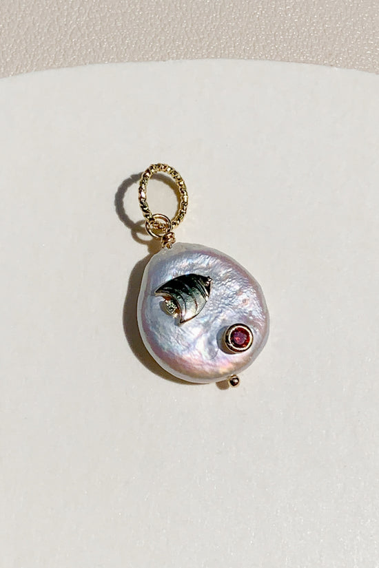 Load image into Gallery viewer, Marine Life Pearl Charm
