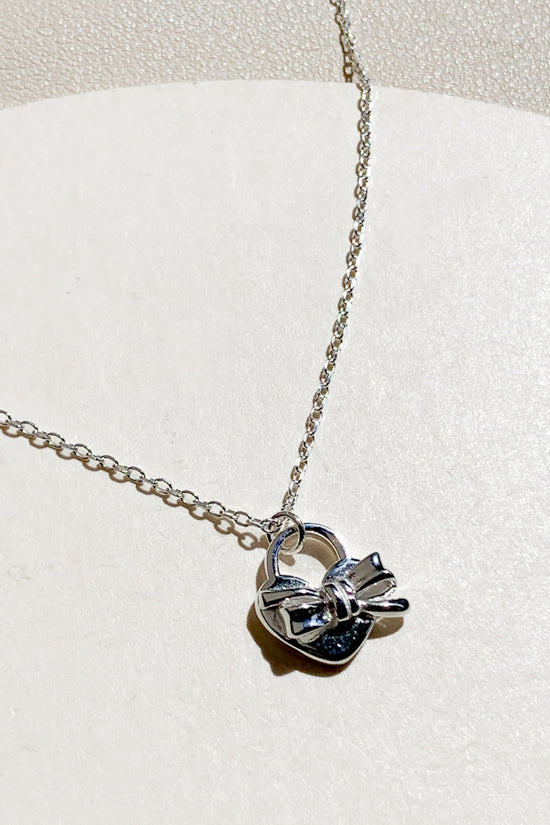 Riby Bow Lock Necklace (925 Silver)