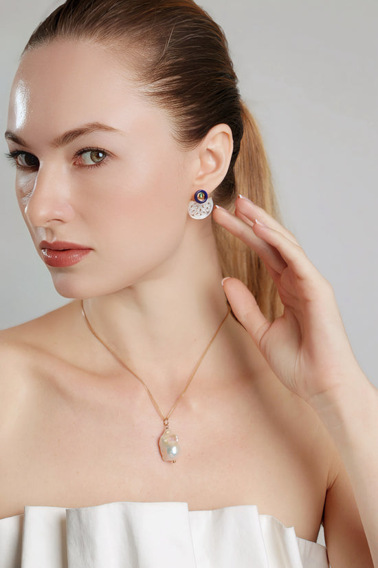 Sena Shell Ear Studs (925 Silver)