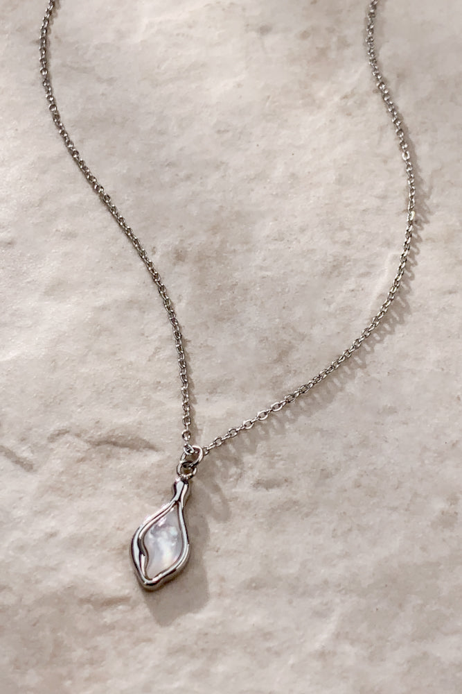 Ruri Necklace