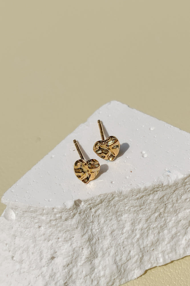 Hammered Heart Ear Studs (925 Silver)