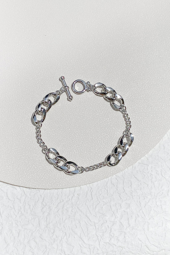 Load image into Gallery viewer, Maisy Bracelet
